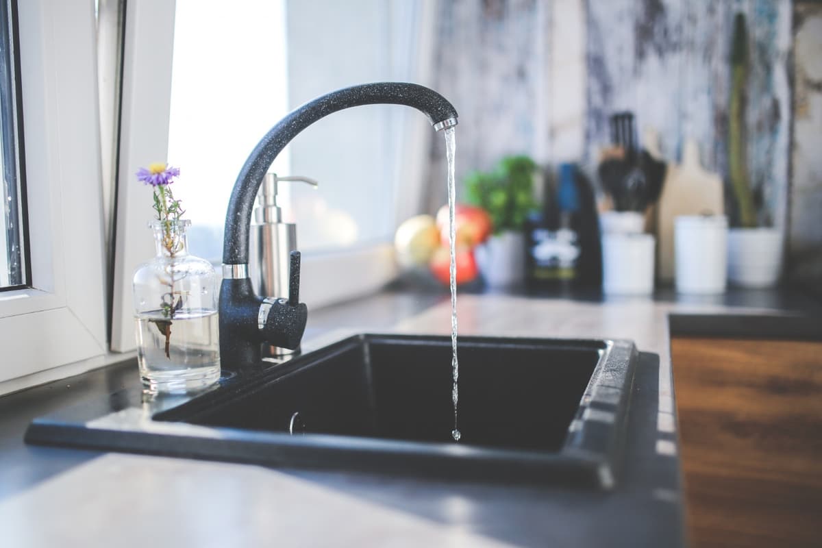 Kitchen Sinks - Ceramic or Stainless Steel?